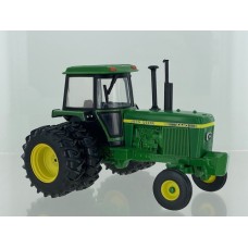 43380 - John Deere 4440 2wd met Dubbellucht Limited Edition