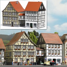 1538 - Houses With A Transition