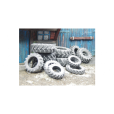23350 - Old tractor tyres