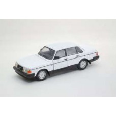 Volvo - 240 GL - White